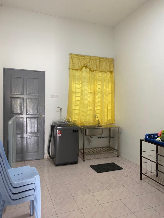 Cempaka Homestay Parit Raja Zewnętrze zdjęcie