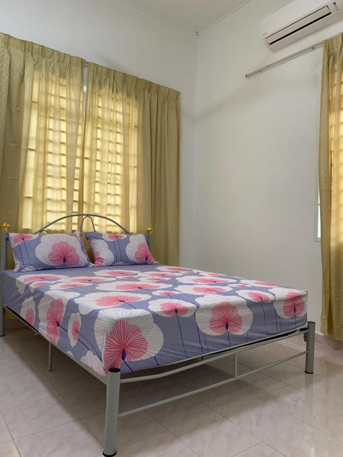 Cempaka Homestay Parit Raja Zewnętrze zdjęcie