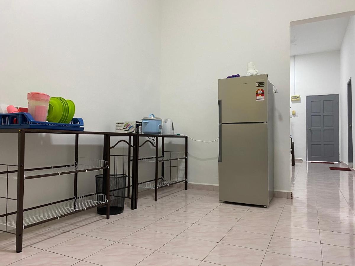 Cempaka Homestay Parit Raja Zewnętrze zdjęcie