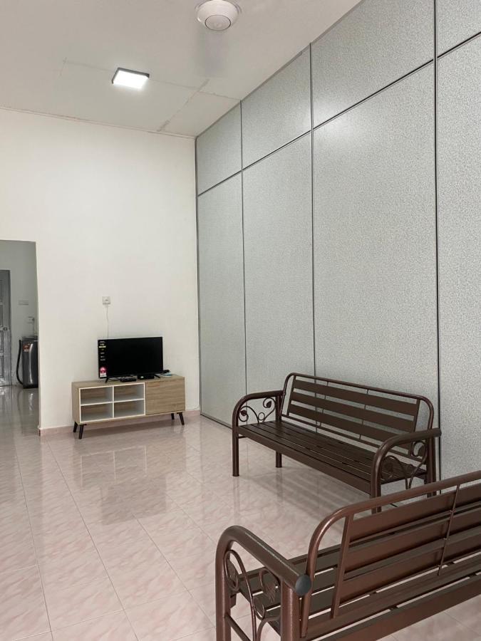 Cempaka Homestay Parit Raja Zewnętrze zdjęcie