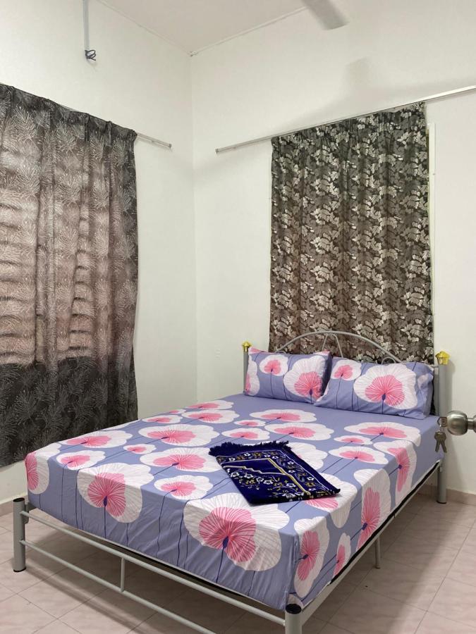 Cempaka Homestay Parit Raja Zewnętrze zdjęcie
