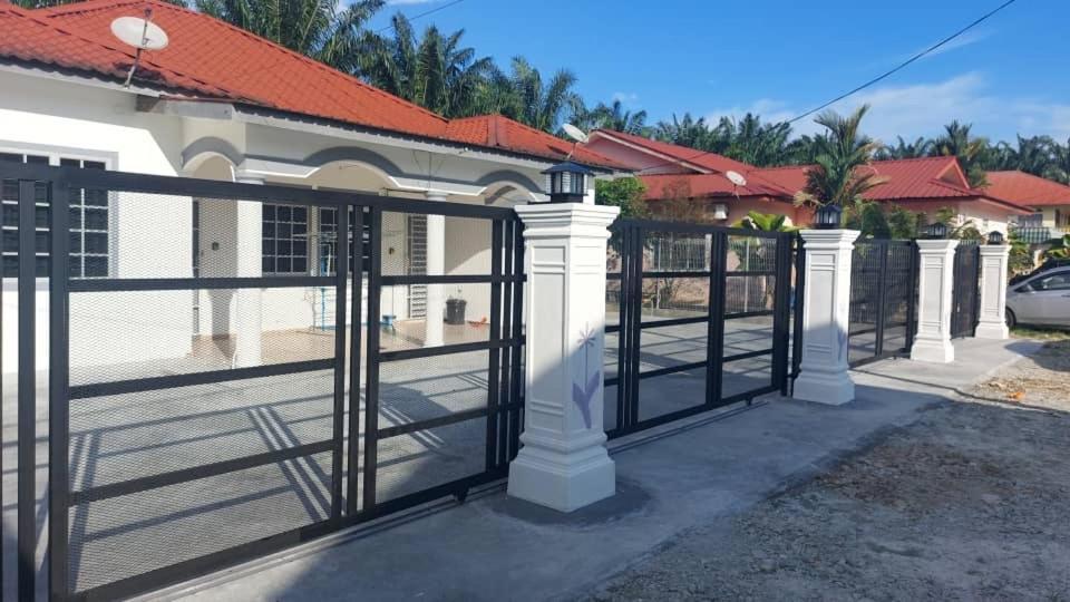 Cempaka Homestay Parit Raja Zewnętrze zdjęcie