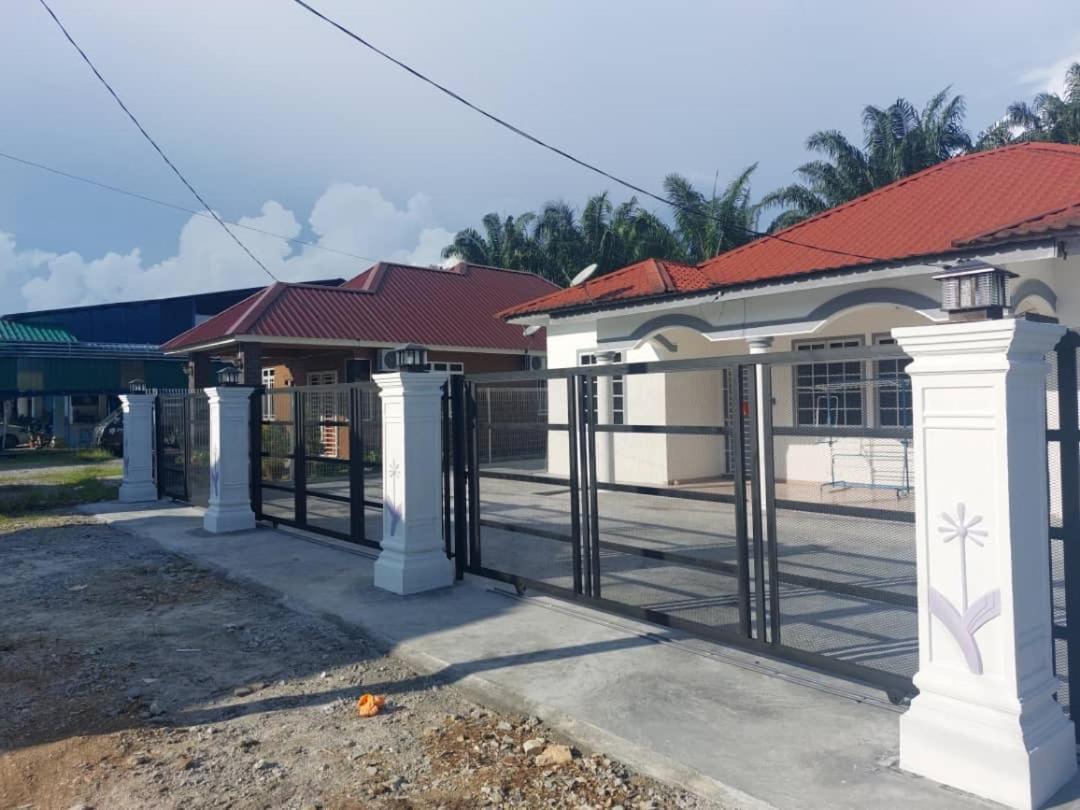 Cempaka Homestay Parit Raja Zewnętrze zdjęcie